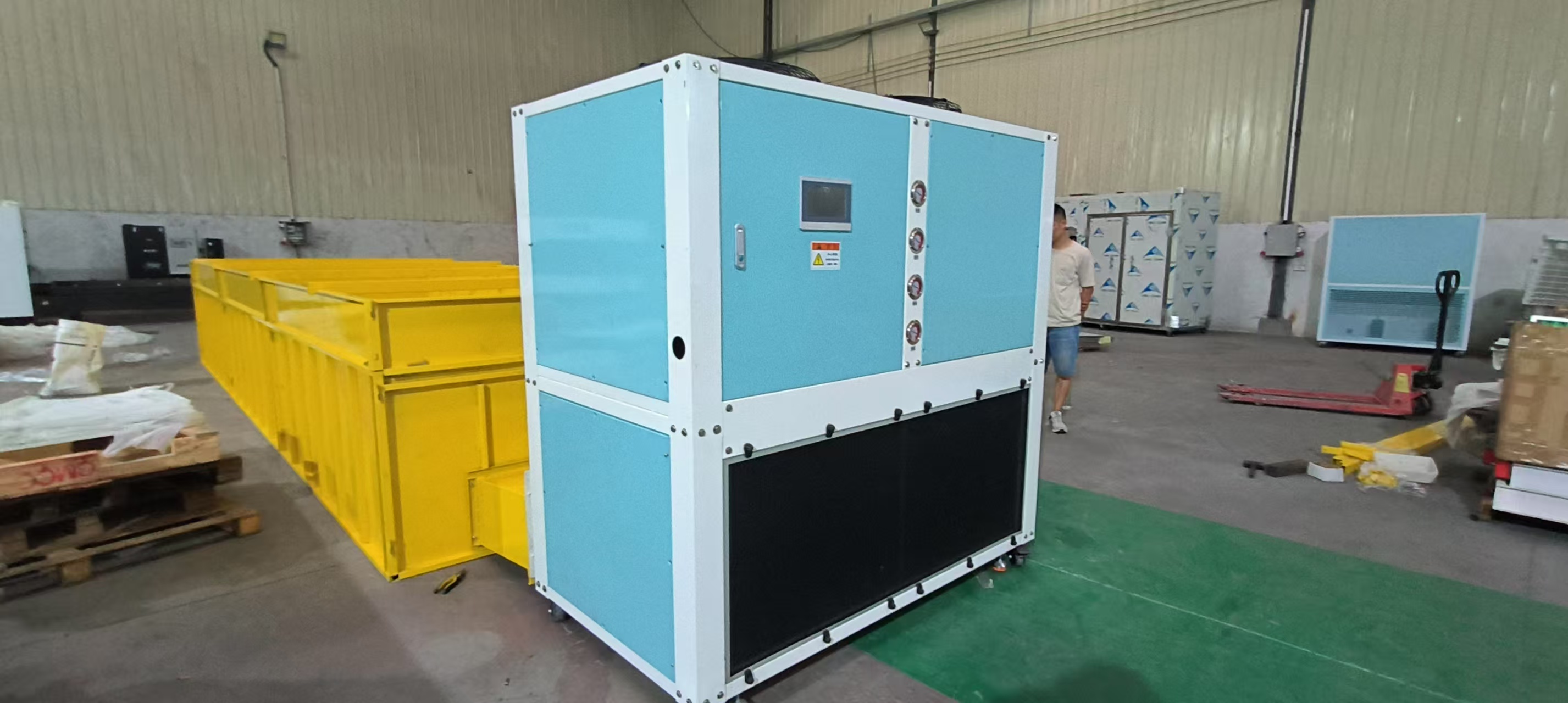 卧式粮食烘干3.jpg 卧式粮食烘干3.jpg